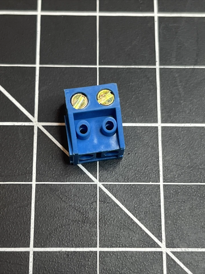 12 Each - On Shore - OSTTH020160 -  2 pin Screw Terminal - PTR AK130 - Image 1 of 4