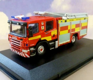 OXFORD 1/76 SCANIA CP28 PUMP LADDER ENGINE SOUTH WALES FIRE & RESCUE 76SFE012 - Picture 1 of 9