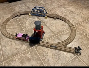 P928 Thomas & Friends Trackmaster Rosie At The Water Tower Set Bridge Tanker - Picture 1 of 11