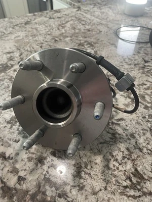 Cubo de roda dianteiro genuíno GM ACDelco (2 rodas motrizes) 2000-2005 Chevrolet Tahoe - Imagem 1 de 4