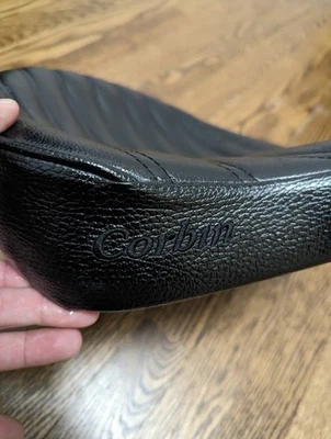 Triumph Bobber 1200 2017-2025 asiento de cuero Corbin personalizado Foto 1 de 4