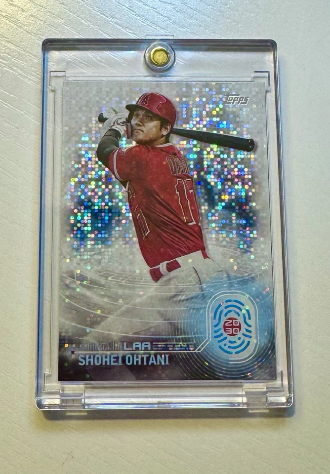 SHOHEI OHTANI Topps REFRACTOR SP Paralelo 2030 Variación Foto 1 de 2