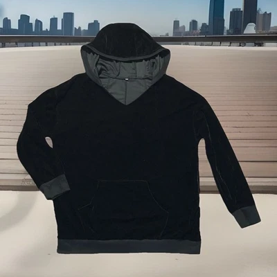 Sudadera con Capucha Pullover Terciopelo Negra De Gran Tamaño M Se Ajusta XL Bolsillo Canguro Otoño Invierno Usada en Excelente Condición Foto 1 de 4