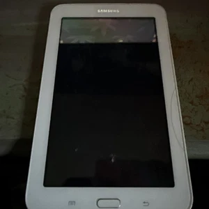 White Samsung Galaxy Tab E Lite SM-T113 8GB Wifi 7” Tablet White WORKING - Picture 1 of 3