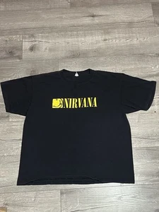 Camisa Negra De Colección Años 00 2007 Logo Nirvana Deletrear Kurt Cobain Talla XL - Imagen 1 de 5