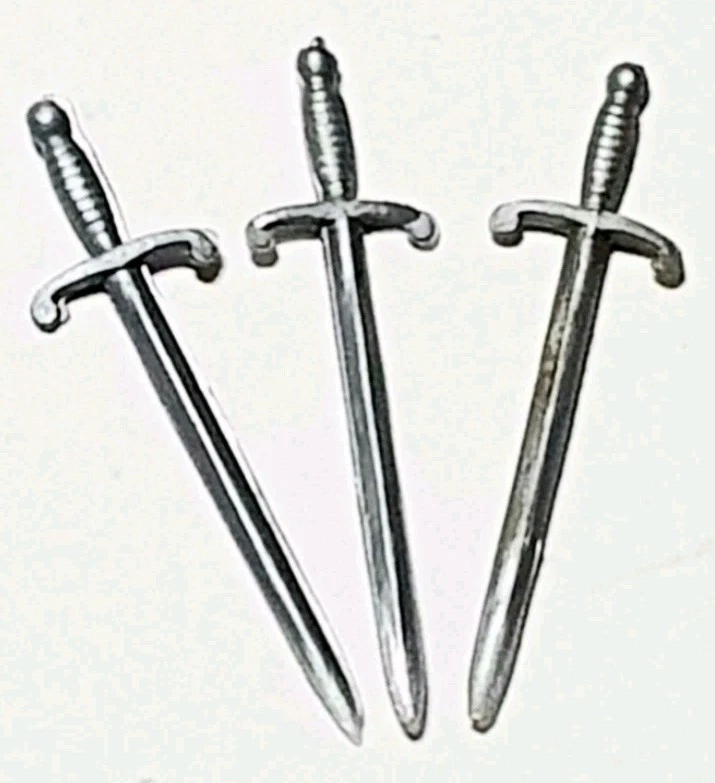 Vintage Britains Historic Series Swoppet Knights Swords - Image 1 of 1
