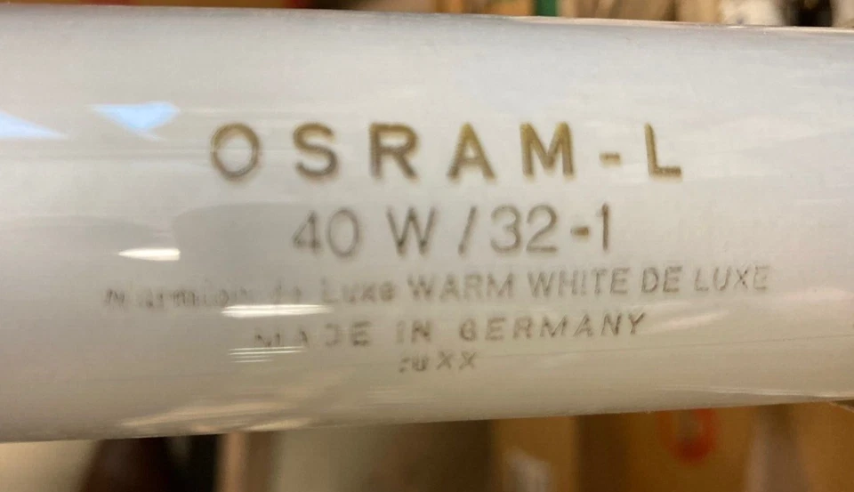 Fluorescent Lamp - OSRAM L 40W/32-1 Warm White Deluxe T12 G13 Made in Germany - Image 1 of 1