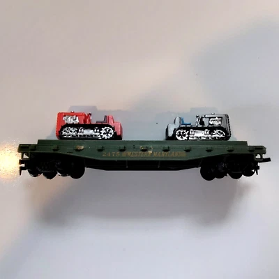 Ho scale Flat car Train Car Western Maryland  #2475 with 2 Bulldozers - Image 1 of 4