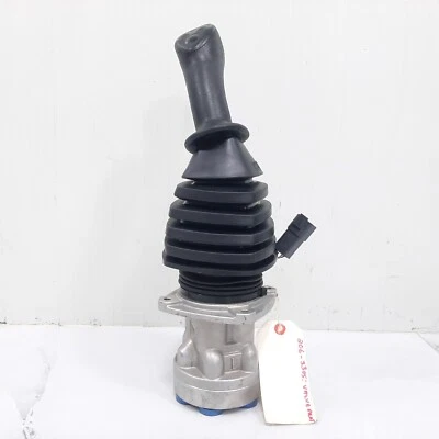 216- 6749: 206-3305: VALVE GP PILOT CATERPILLAR 320 330 REPLACE NUMBER 297-0589 - Image 1 of 4