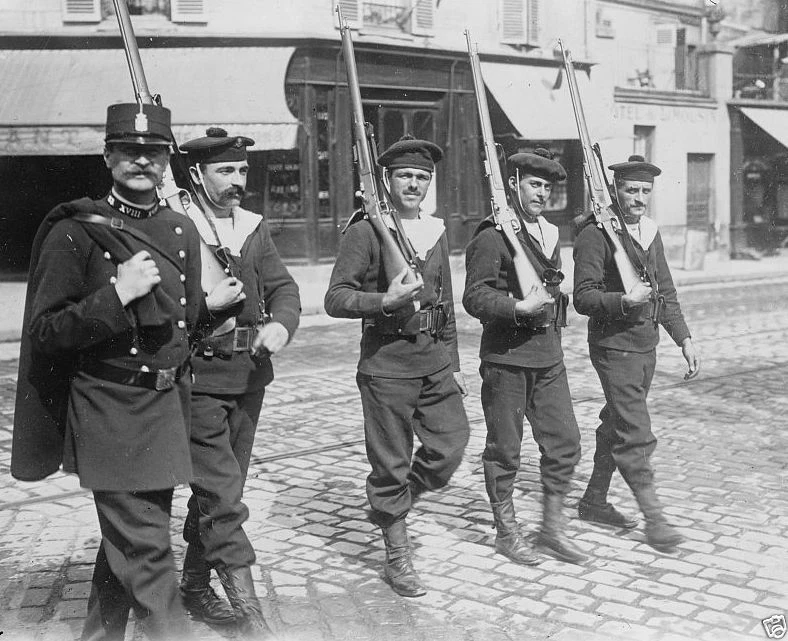 French naval recruits drilling in Paris France World War I 8x10 Photo - Image 1 of 1