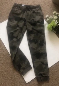 NWT Hurley Boy’s Camo Print Stretch Tapered Fit Jogger Pants Size M - Picture 1 of 6