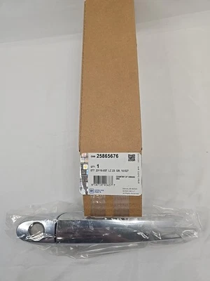 New Genuine GMC Sl-N-Handle (10527-Bpc) 25865676 OEM - Image 1 of 4