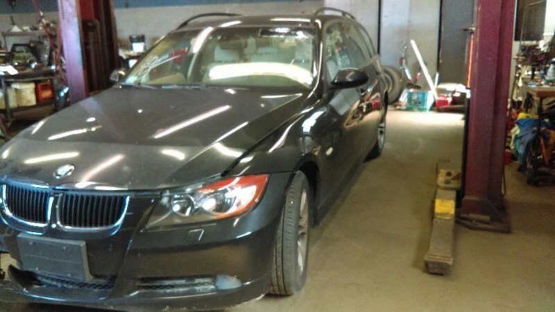 07-12 BMW 328i Rear Spoiler Station Wgn - Image 1 of 4