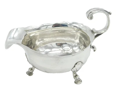 Antiguo bote de salsa con mango desplazado de plata esterlina Jorge II de 1744 Londres Foto 1 de 4