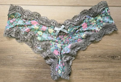 Calcinha atrevida vintage Victoria's Secret verde floral sedosa lisa acabamento de renda XS - Imagem 1 de 3