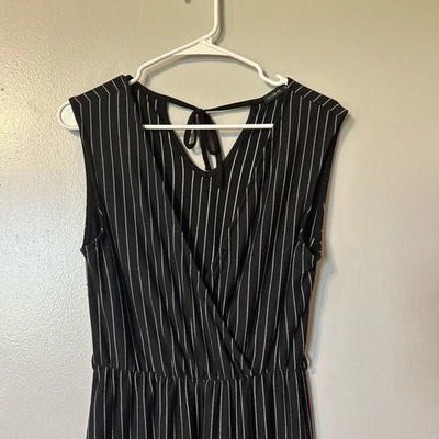 Women's Black White V-Neck Pinstriped Sleeveless Jumpsuit Size Small - image 1 of 4