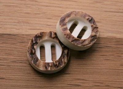 Lederhosen Knöpfe echt Hirschhorn mit Lang-Loch (2 Stück) - Bild 1 von 4