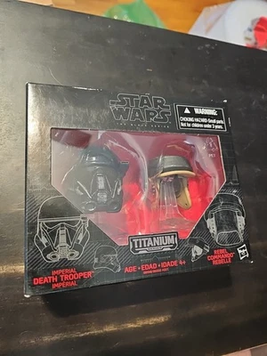 Star Wars Black Titanium Series - Comando Rebelde y Cascos de Soldado de la Muerte Sellados Foto 1 de 2