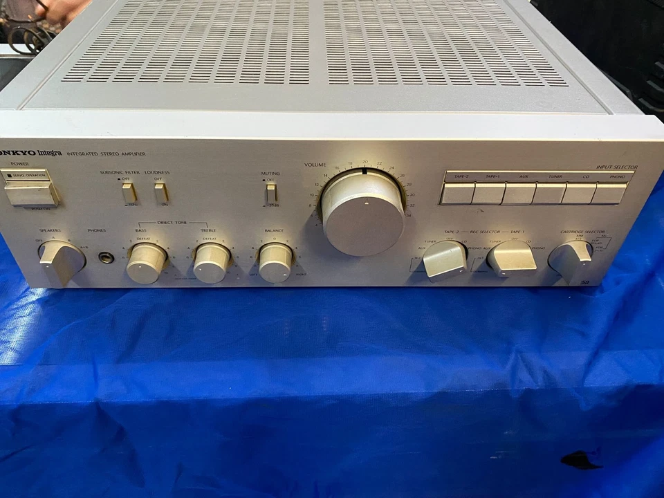 Onkyo Integra A-8250 Verstärker Amplifier - Bild 1 von 1