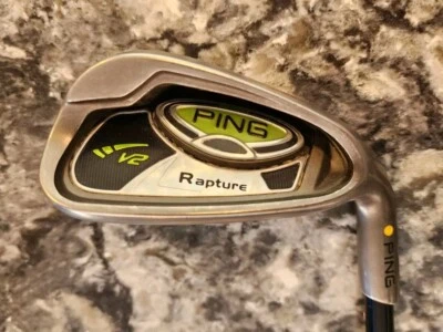 Hierro Ping Rapture V2 9, punto amarillo, varilla de grafito regular suave, mano derecha Foto 1 de 4