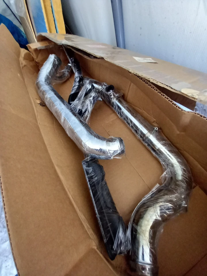 Cabezales y escudos de escape Harley Davidson Breakout FXSB, como nuevos Foto 1 de 1