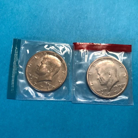 1971 P&D Kennedy Half Dollars UNC In US Mint Cello    FREE SHIP    **SEE PICS Cover