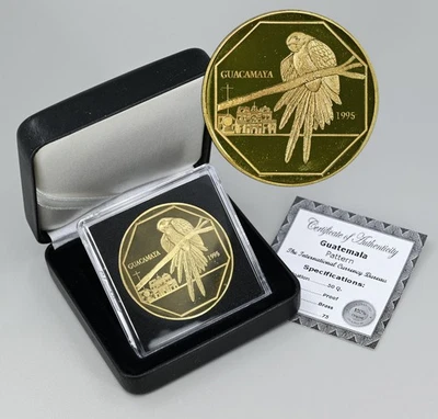 GUATEMALA Patrón 50 Quetzales 1995 Latón Prueba Loro Guacamaya y Ciudad Antigua Foto 1 de 3