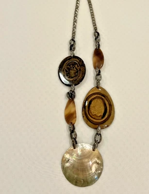 Collar Chico's Grueso Grande Concha Discos Grandes Declaración Tonos Marrón Neutro Foto 1 de 4