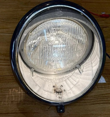 Conjunto de faros vintage 1959-1966 Volkswagen Bug Beetle Bus Hella 111941037A Foto 1 de 4