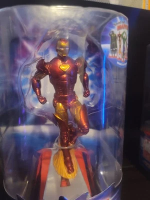 Iron Man - Marvel Universe Collectible Figurine - Series 1: "A" in MARVEL Logo — 第 1/3 张图片