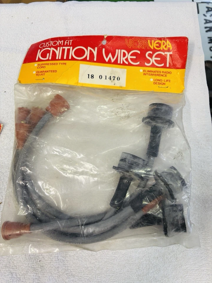 Набор проводов зажигания марки Vera свеча зажигания 18-01470 - Изображение 1 из 1