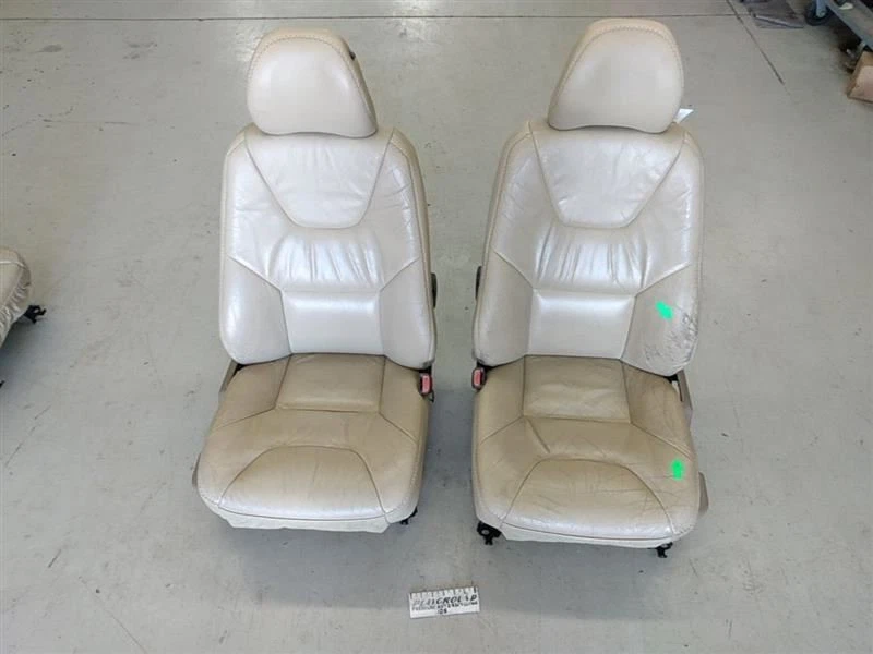 Volvo XC70 V70 Leather Front Bucket Seat Set Fits 2001 2002 2003 2004 - Image 1 of 4