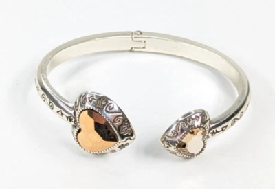 Brazalete Brighton Doble Corazón Cristal Estrás Tono Plata Bisagras Grabado Foto 1 de 4