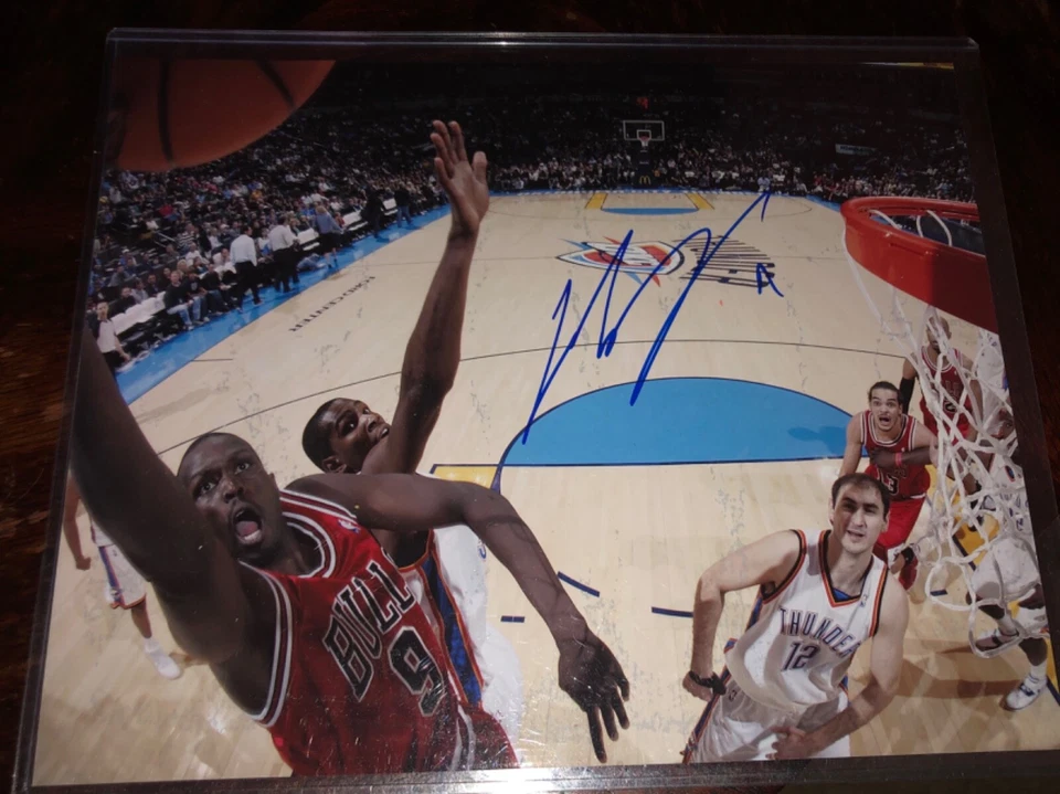 Chicago Bulls LUOL DENG SIGNED AUTOGRAPHED 8x10 Photo Duke LEGEND - Image 1 of 1