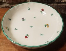 Gmunder Keramik Austria Scattered Blooms Green bowl, 8 1/4", Scalloped, Austria