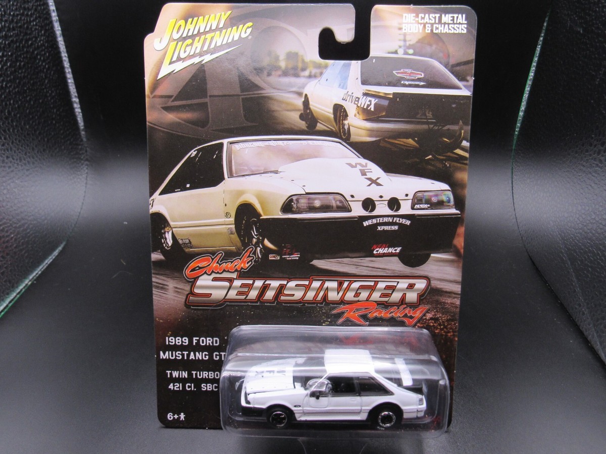 Johnny Lightning Ford Mustang GT Contemporary Manufacture