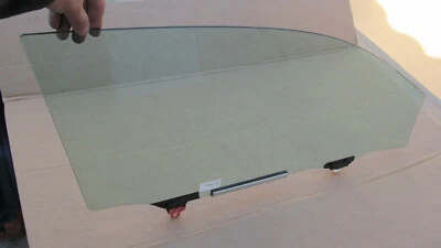 Vidrio de ventana de puerta delantera del lado del conductor OEM Toyota Corolla 2009-2013 2010 2011 2012 Foto 1 de 3