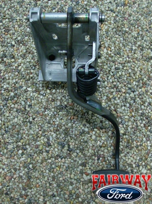 99 00 01 02 03 F250 F350 F450 7.3L OEM Genuine Ford Clutch Pedal Asm. w/ Spring - Image 1 of 3