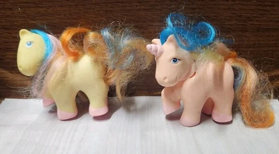 Lote de 2 unicornios vintage de Remco Pretty Pets My Little Pony Bootleg KO de la década de 1980 Foto 1 de 4