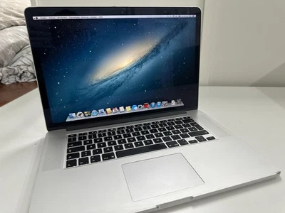 Apple MacBook Pro 15,4" (A1398) – funktionsfähig, älteres Modell - Bild 1 von 4