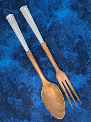 JUEGO PARA SERVIR ENSALADAS Monograma RL ASAS ESTERLINAS - CUCHARA Y TENEDOR DE MADERA - FRANCIA 11" Foto 1 de 4