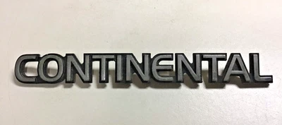 1988 - 1989 Lincoln Continental front fender script nameplate emblem OEM - Imagem 1 de 4