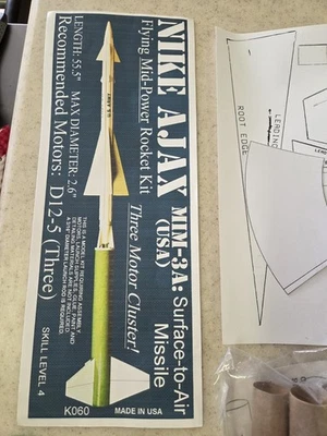 KITS DE CONSTRUCTORES BULLPUP NIKE AJAX y TLP My Personal Upgraded TLP Foto 1 de 4