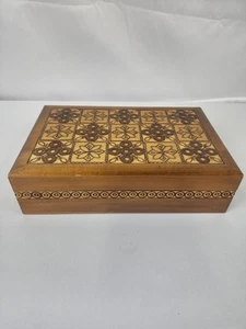 Vintage engraved etched JEWELRY BOX wooden carved cigar holder 10" x 7" - Picture 1 of 5