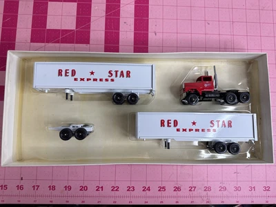 Winross 1995 RED STAR EXPRESS 40' Thruway Doubles - Image 1 of 3