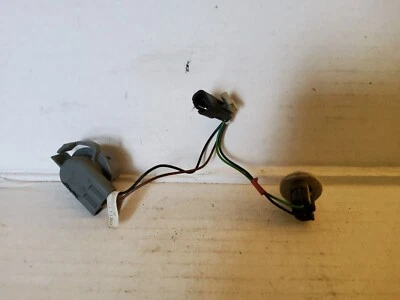 1999-2004 Oldsmobile Alero INNER Taillight Tail Light Wiring Harness Socket OEM - Image 1 of 3