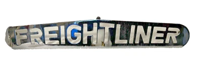 Emblema de parrilla delantera cromada FREIGHTLINER - Accesorio de 3 pernos - Foto 1 de 3