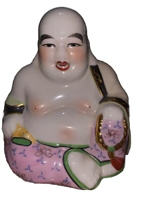 Pequeña estatuilla vintage de Buda Happy Laughing de porcelana rosa 5 en excelente estado Foto 1 de 4