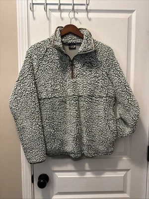 Realtree Women Green Sherpa Chunk Fleece Medium Soft & Warm With Pockets - Image 1 of 4