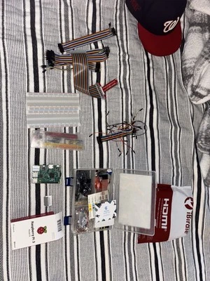 Raspberry Pi 3 Model B Quad Core 1.2ghz 64bit CPU 1gb RAM WiFi & Bluetooth 4.1 - Image 1 of 4